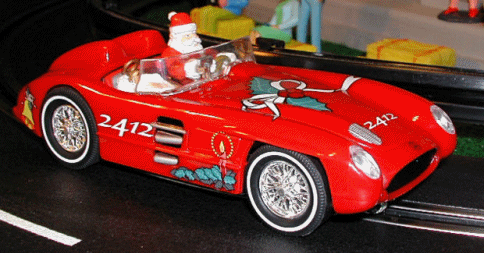 Santa dreht hier seine Runden. War da nicht was mit Santa und den 12-Kämpfern?