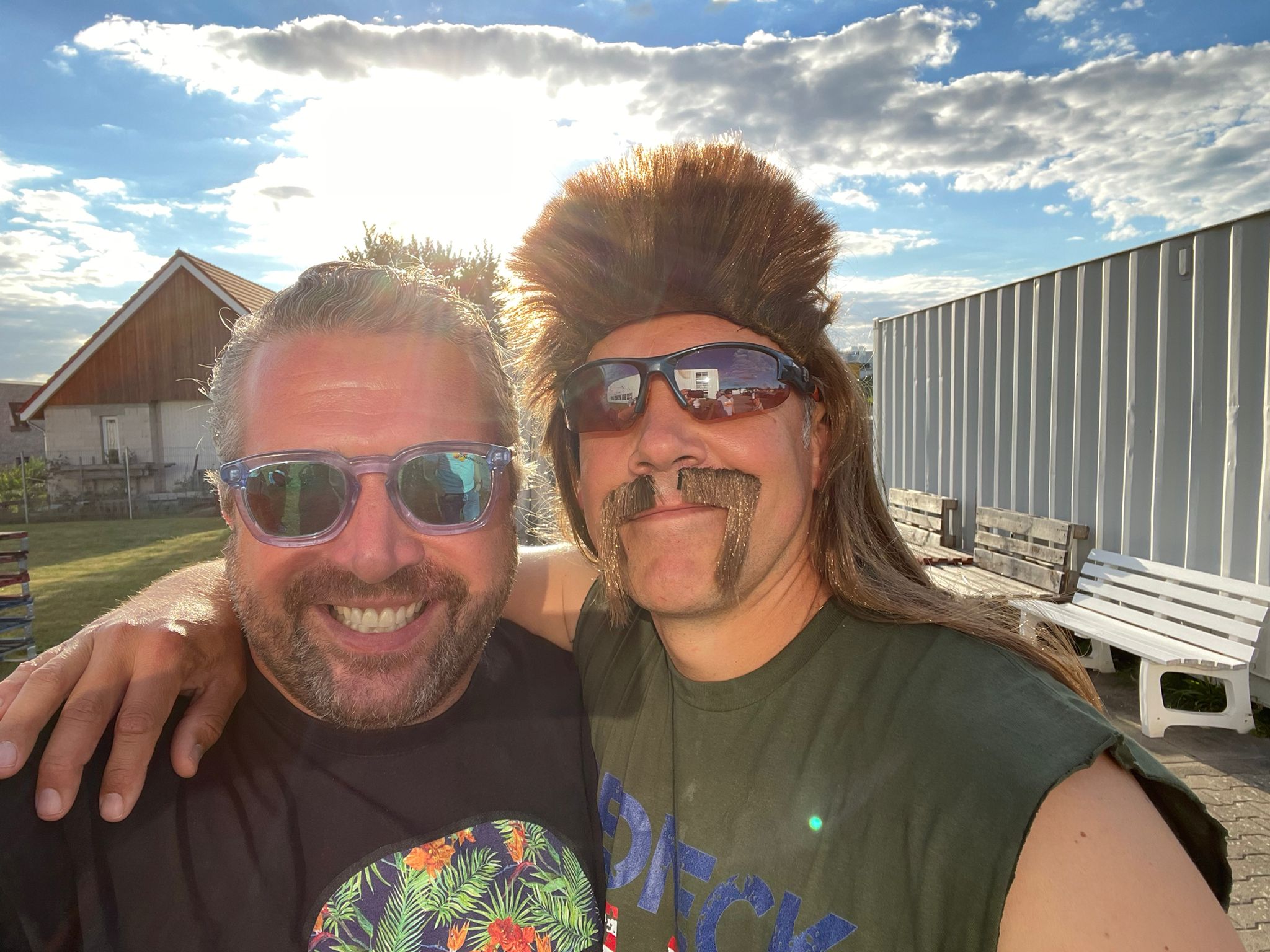 Mr. Radkappe und Anti-Mr. Toilet Seat